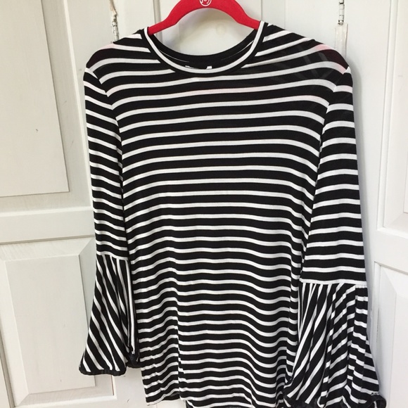 Maette Black & White Striped Bell Sleeve Top - Picture 10 of 15